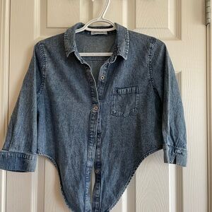 Like New! Jeans shirt with 3/4 length sleeves.